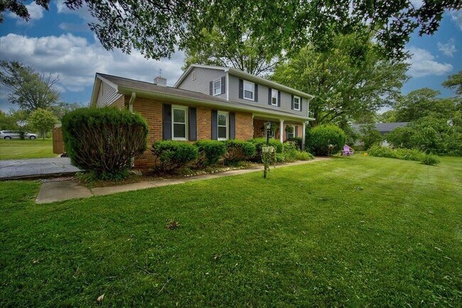 Photo - 704 S Meadowbrook Dr