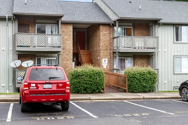 3 Bed/2 Bath Pet Friendly, Virginia Tech - 3 Bed/2 Bath Pet Friendly, Virginia Tech Casa