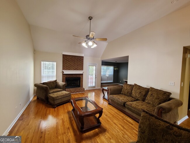 Photo - 225 Vinestone Ct