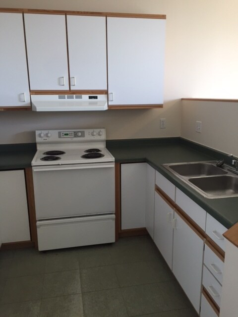 kitchen - 22 W 3rd St Unit C
