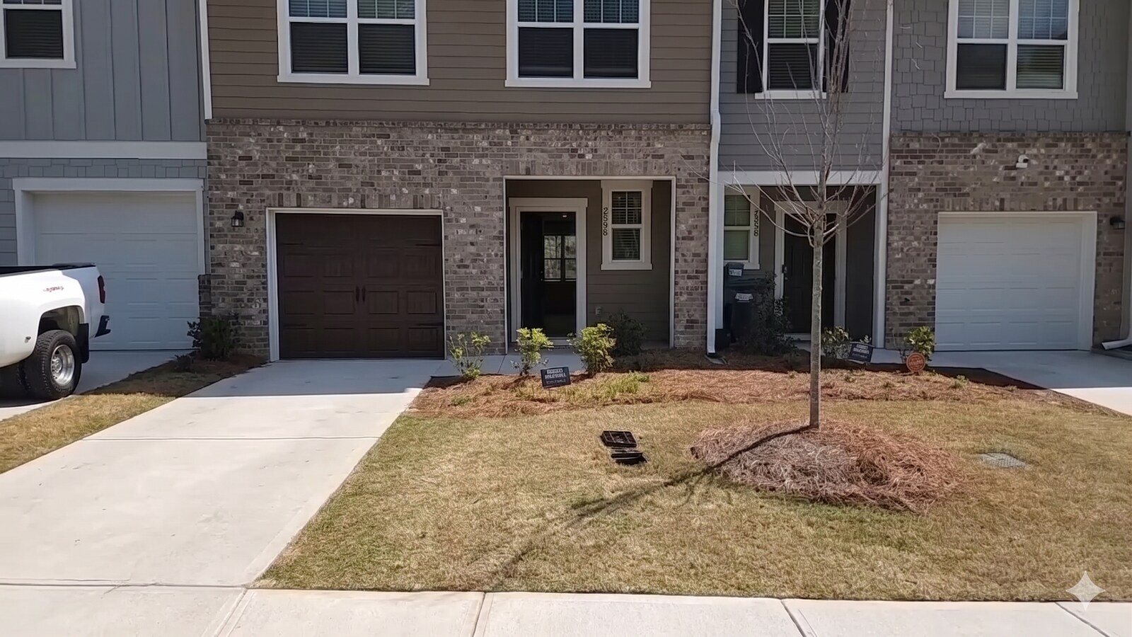 Photo - 2596 Coventry St SW