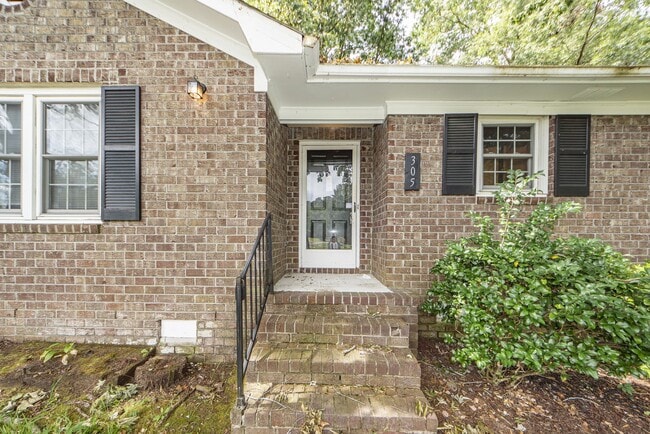 Photo - 3 Bedroom 2 Bath Home in Briarwood - Summe...