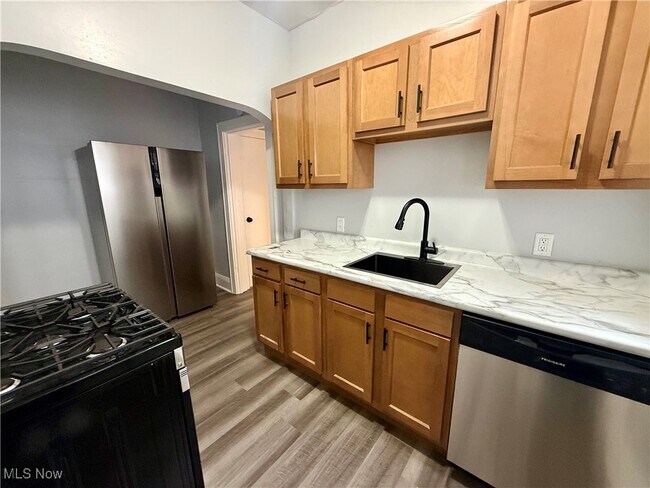 Photo - 810 Thayer St Unidad 3