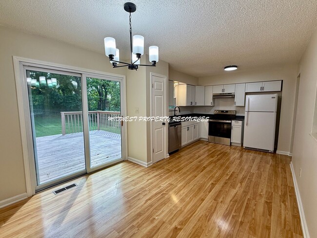 1104 NE 10 St