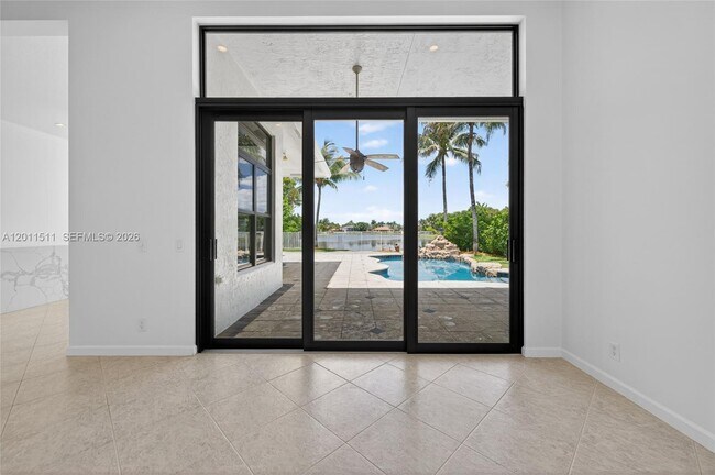 Photo - 812 Regal Cove Rd
