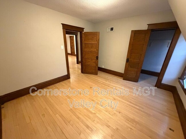 Building Photo - 139 6th St NW