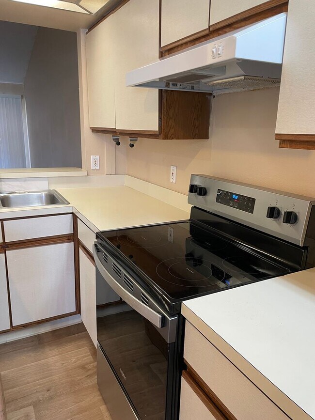 Photo - 1 story 3/2 in Meadow Woods with full sized washer and dryer included