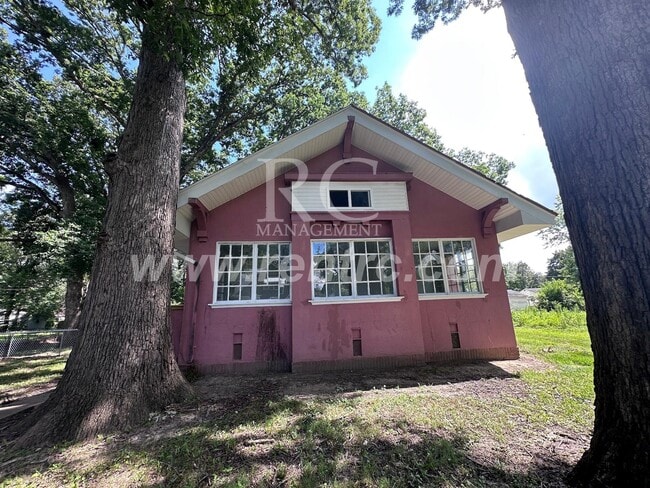 Building Photo - 223 Kentucky-