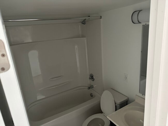 Photo - Mecklenburg Manor Apartments