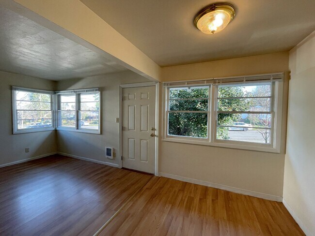 Photo - Charming 1 bedroom available in Woodlawn Unit #29