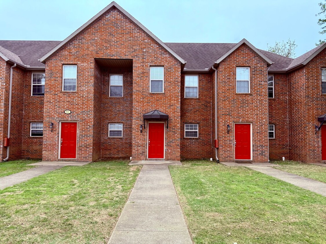 611 D Grove*** - 611 D Grove***