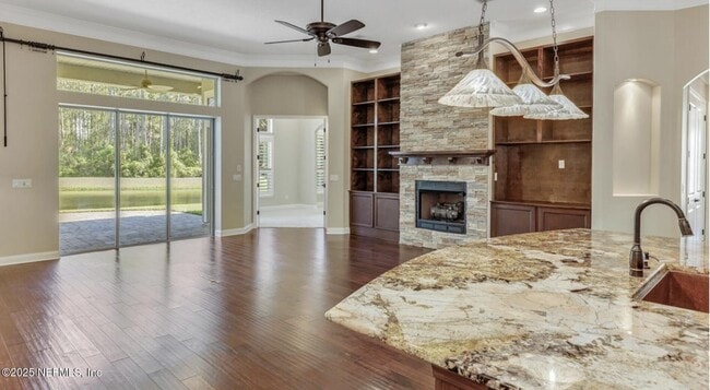 Photo - 1719 Pennan Pl