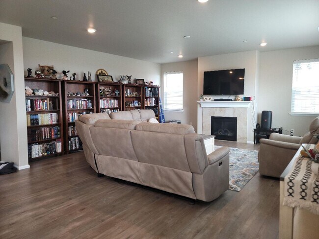 Photo - 4 Bedroom Home in Soundview Estates!