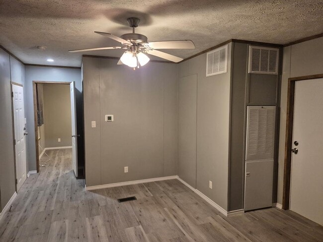 Photo - 222 Shadow Oaks Dr