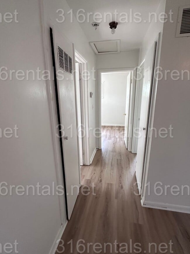 Photo - $950 - **COMING SOON** 2 bedroom / 1 bathroom - Haysville Single Family Home