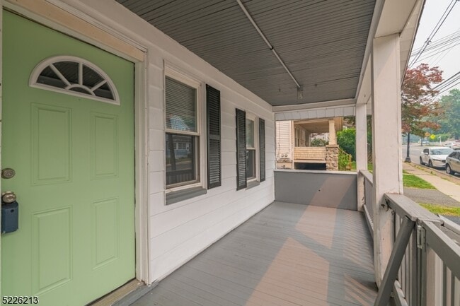 Photo - 21 Ledgewood Ave