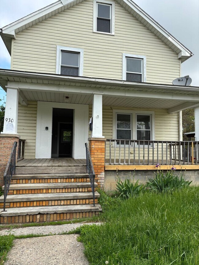 Building Photo - Charming 3-bedroom home, ready for you! Se...