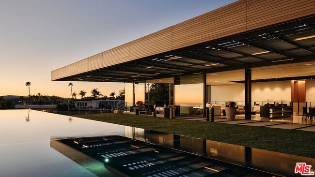 Building Photo - 9344 Nightingale Dr