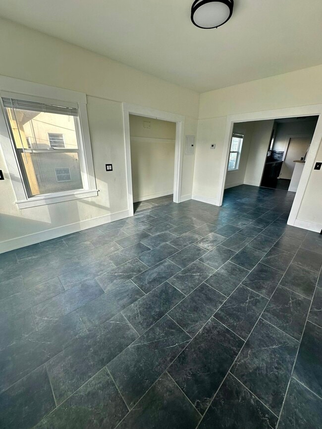 Photo - 444 40th St Unit B