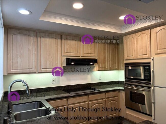 1317 Canyonwood Ct