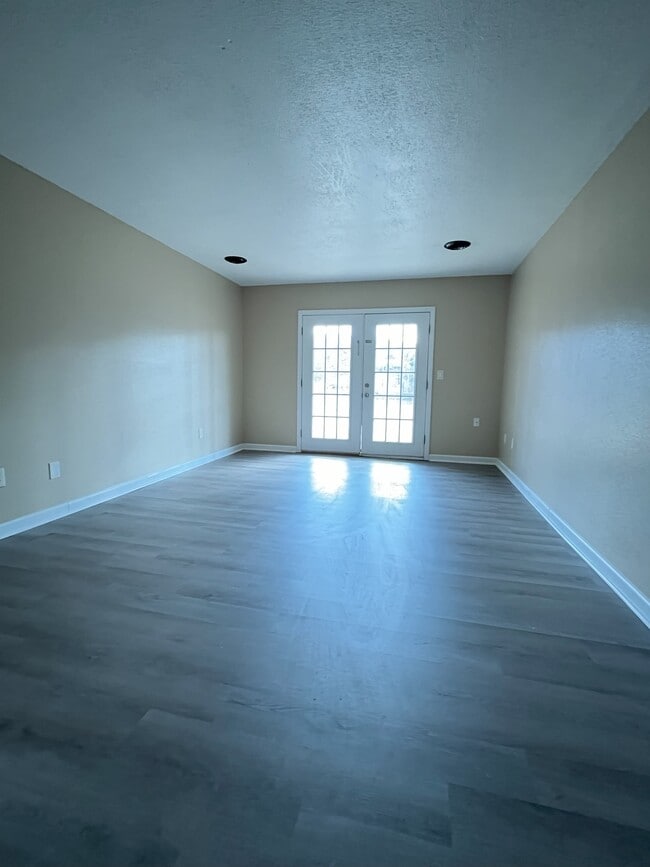 Waters Edge Apartment Homes