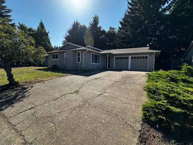 Building Photo - Three Bedroom Home in Keizer