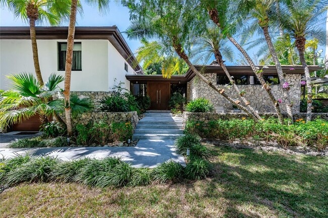 Photo - 3370 Poinciana Ave