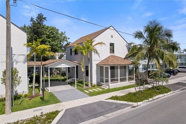 Photo - 3620 Plaza St