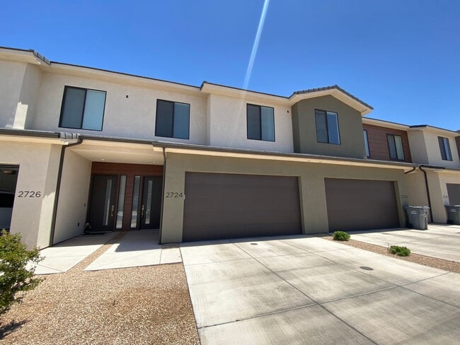 SPACIOUS TOWNHOME AVAILABLE FOR RENT - SPACIOUS TOWNHOME AVAILABLE FOR RENT