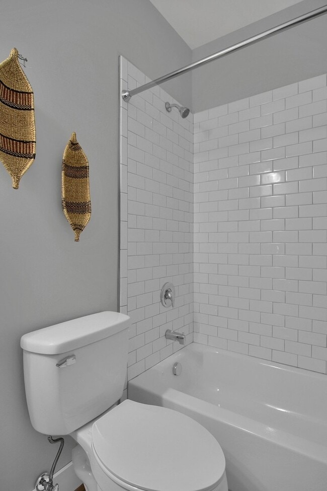 Custom Bathroom tile - 4651 Hampton Ave Unit 6