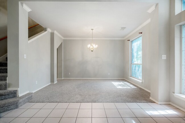 Photo - 4 Bedroom, 2.5 Bath Home in Vista Oaks