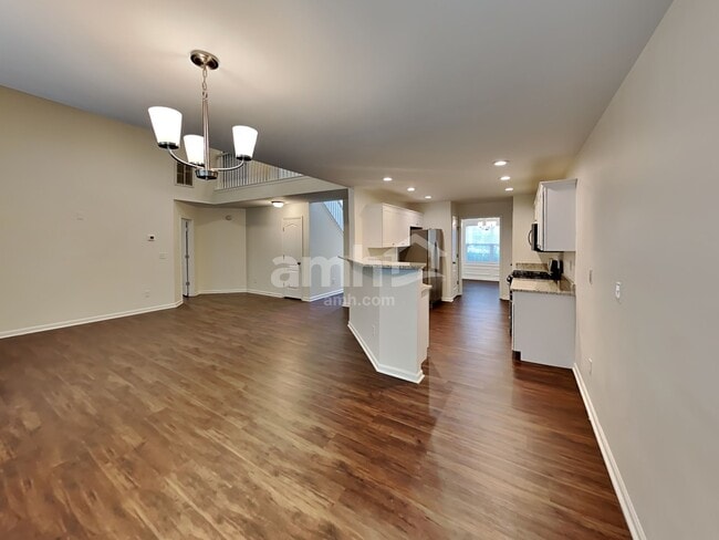 Photo - 280 Hawken Trail