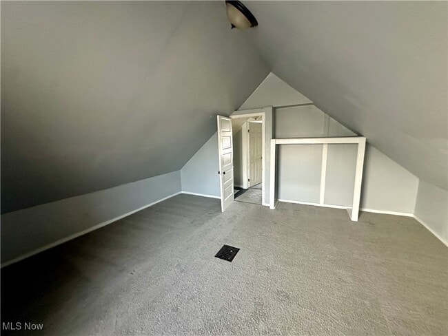 Photo - 202 Crosby St Unidad Up