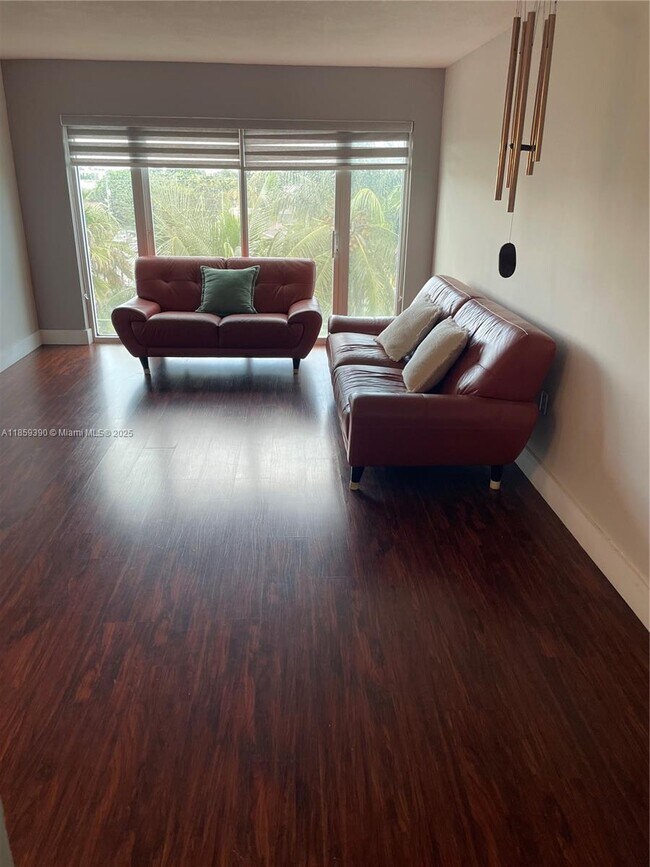 Building Photo - 1475 SW 8th St Unit 403 Rental