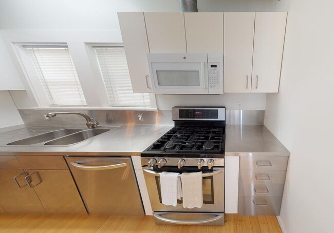 Photo - 3272 Hannah St