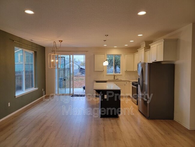 Photo - 1216 SW Walnut St