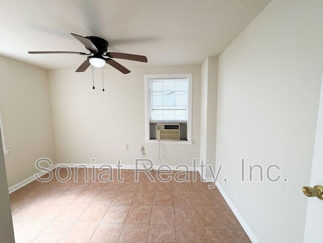 Photo - 1621 Crete St Unit 2