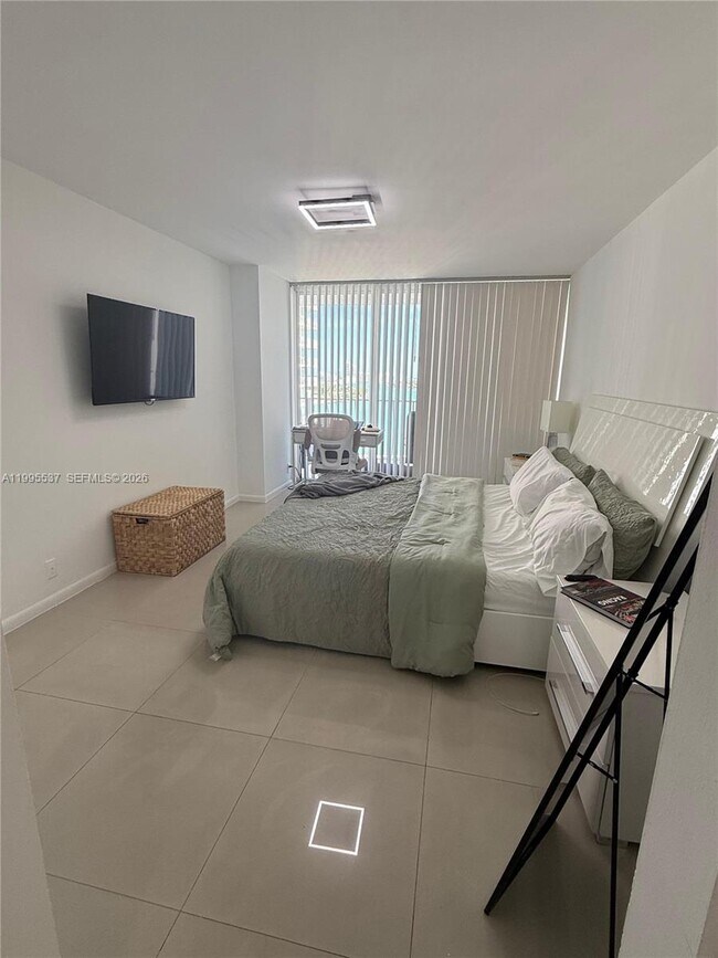 Photo - 7601 E Treasure Dr Unidad 1508