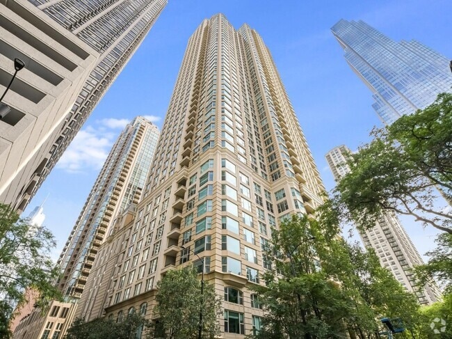 Building Photo - 25 E Superior St Unit 1603 Rental