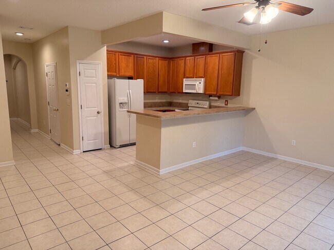 Photo - 773 Crystal Way