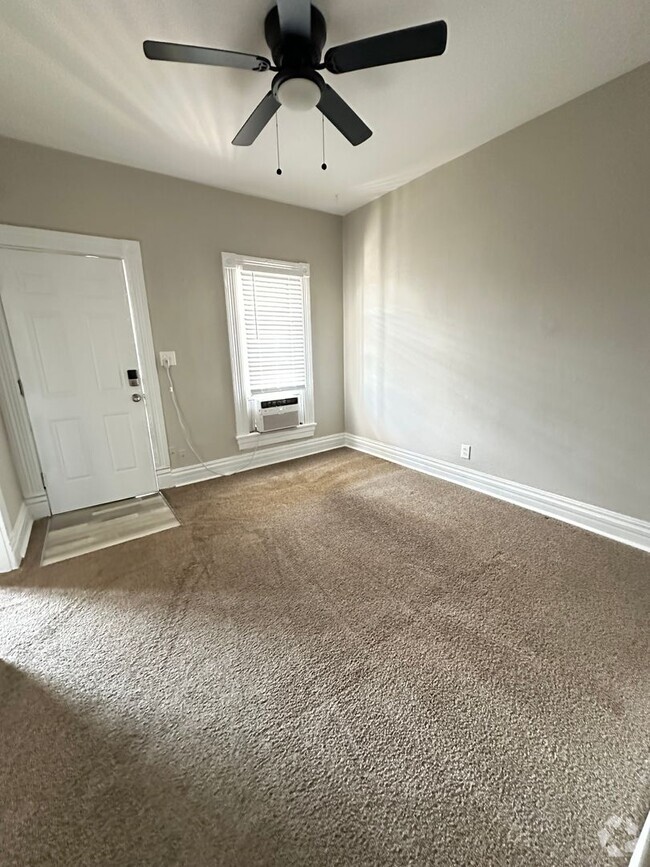 Building Photo - Experience Downtown Living in our 2 bed 1 ... Rental