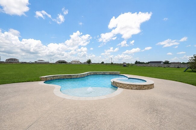 Photo - 8007 Lehman Rd