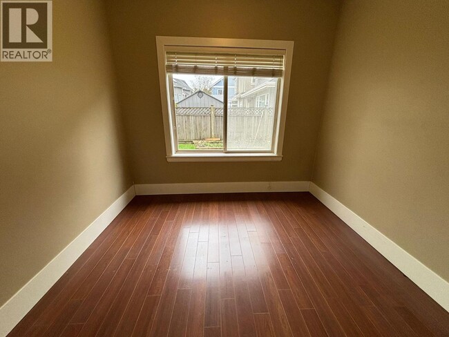 Photo - 8368 Ruskin Rd