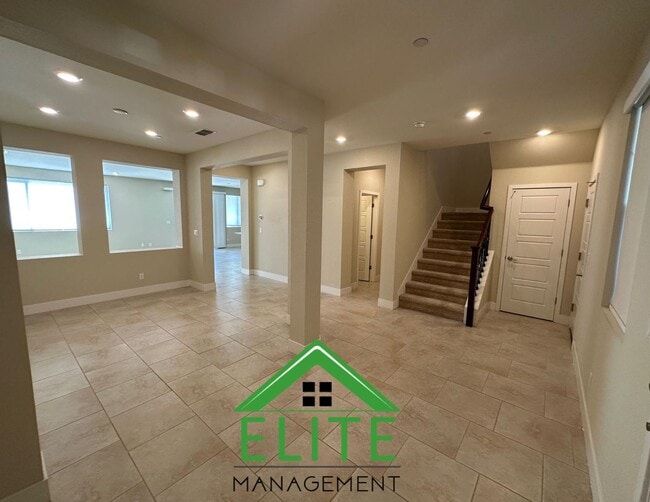 Photo - Charming and Spacious Home in Desirable El...