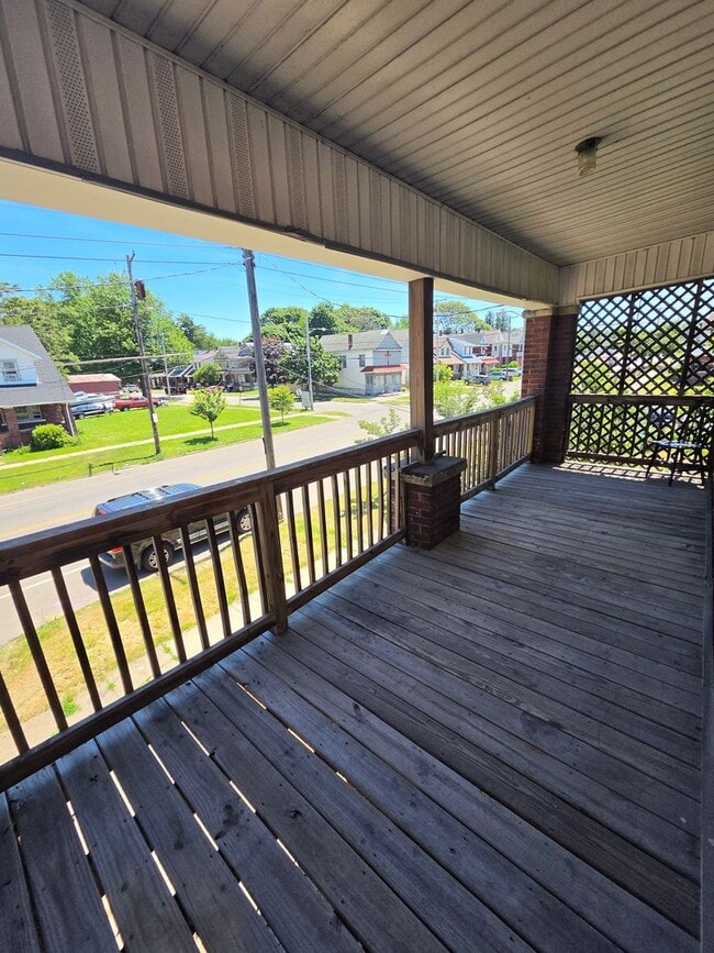 Photo - Upper 2 bedroom unit east side