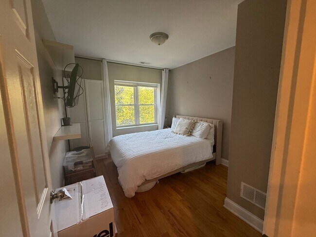 Photo - 3 Bedroom 2 Bath Spacious Condo