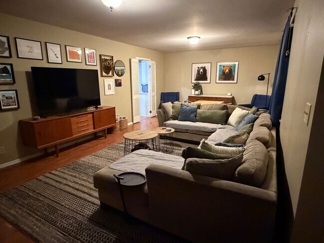 Photo - 2711 Covington St