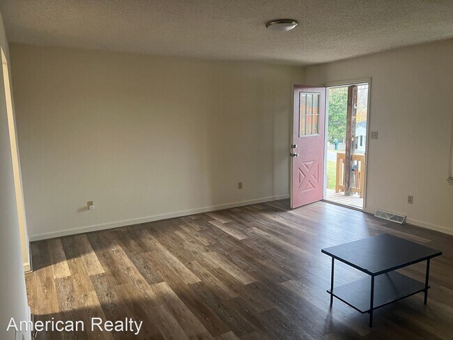 Photo - 2 br, 1 bath House - 208 hill drive