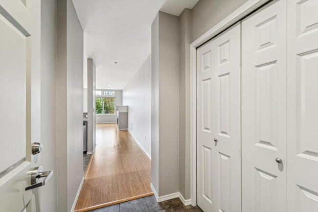 Photo - 1 bedroom in Seattle WA 98109 Unidad 304