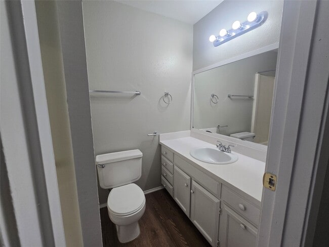 Photo - 394 Duroux Rd Unit D